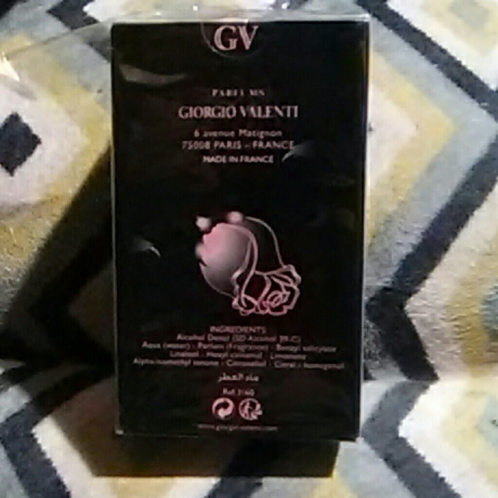 Perfume - Picture 2 of 3